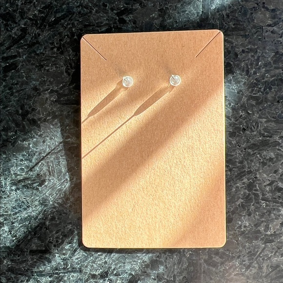 Square silver studs - Picture 3 of 3